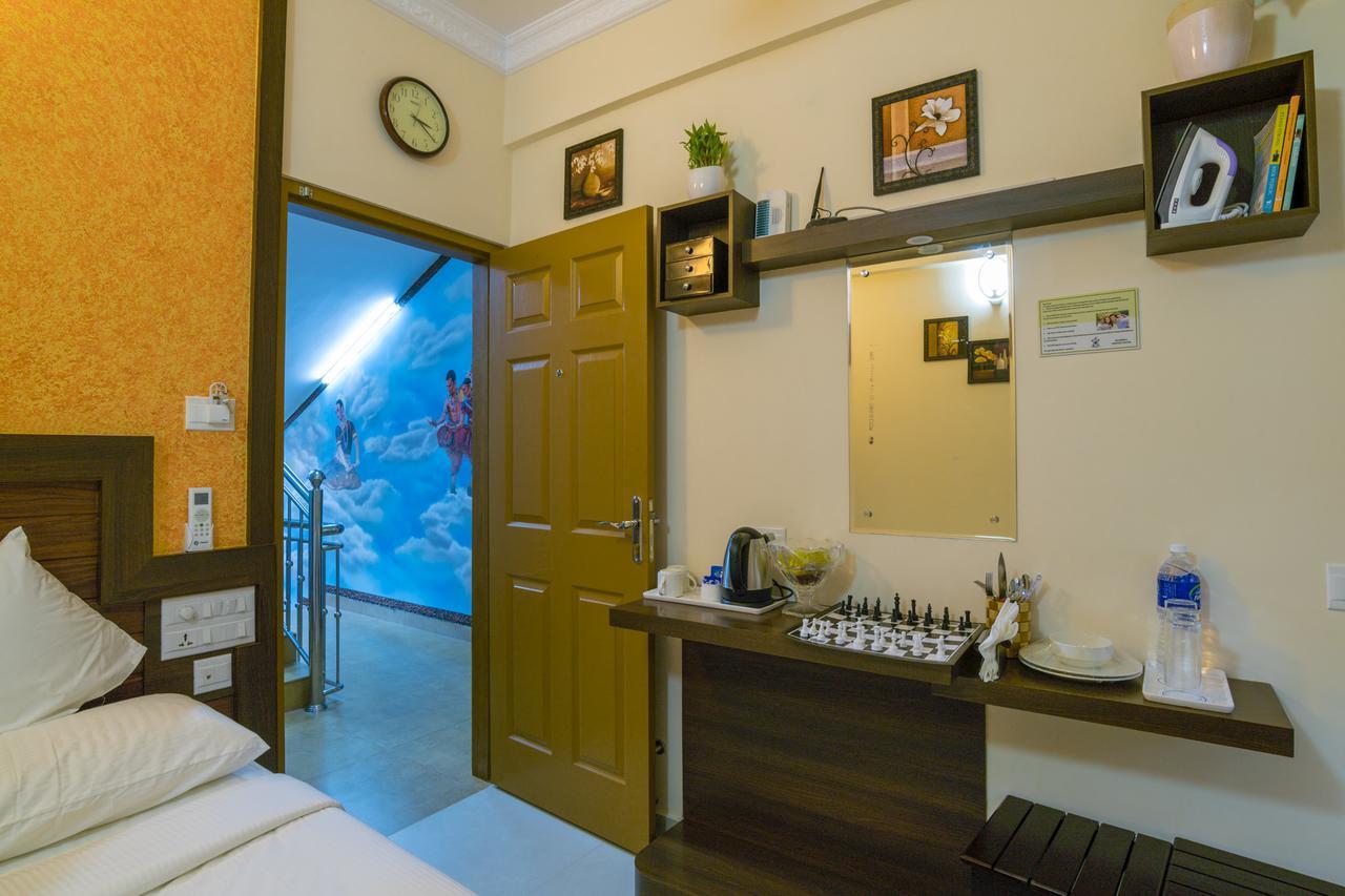 Blue Bell Cochin Airport Hotel Недумбассери Экстерьер фото