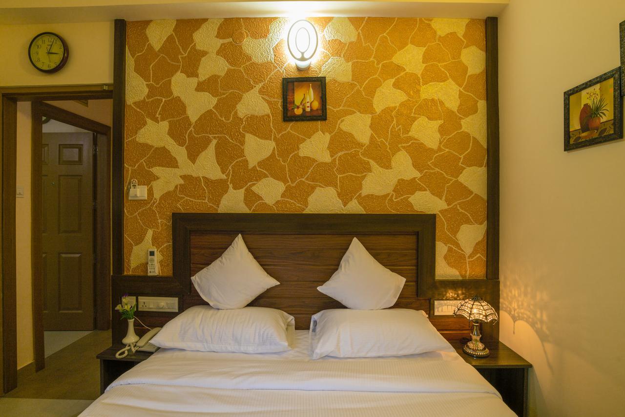 Blue Bell Cochin Airport Hotel Недумбассери Экстерьер фото