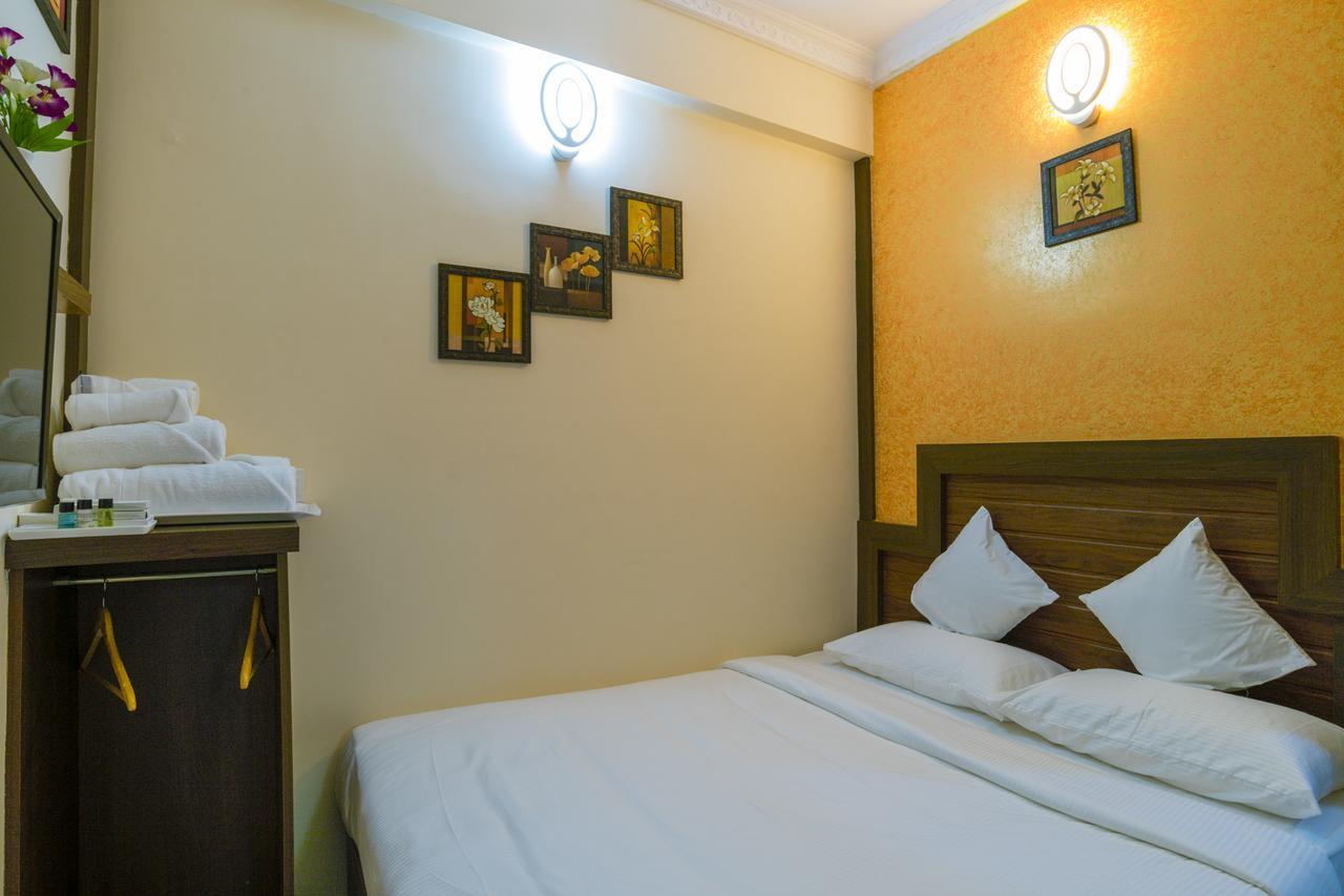 Blue Bell Cochin Airport Hotel Недумбассери Экстерьер фото