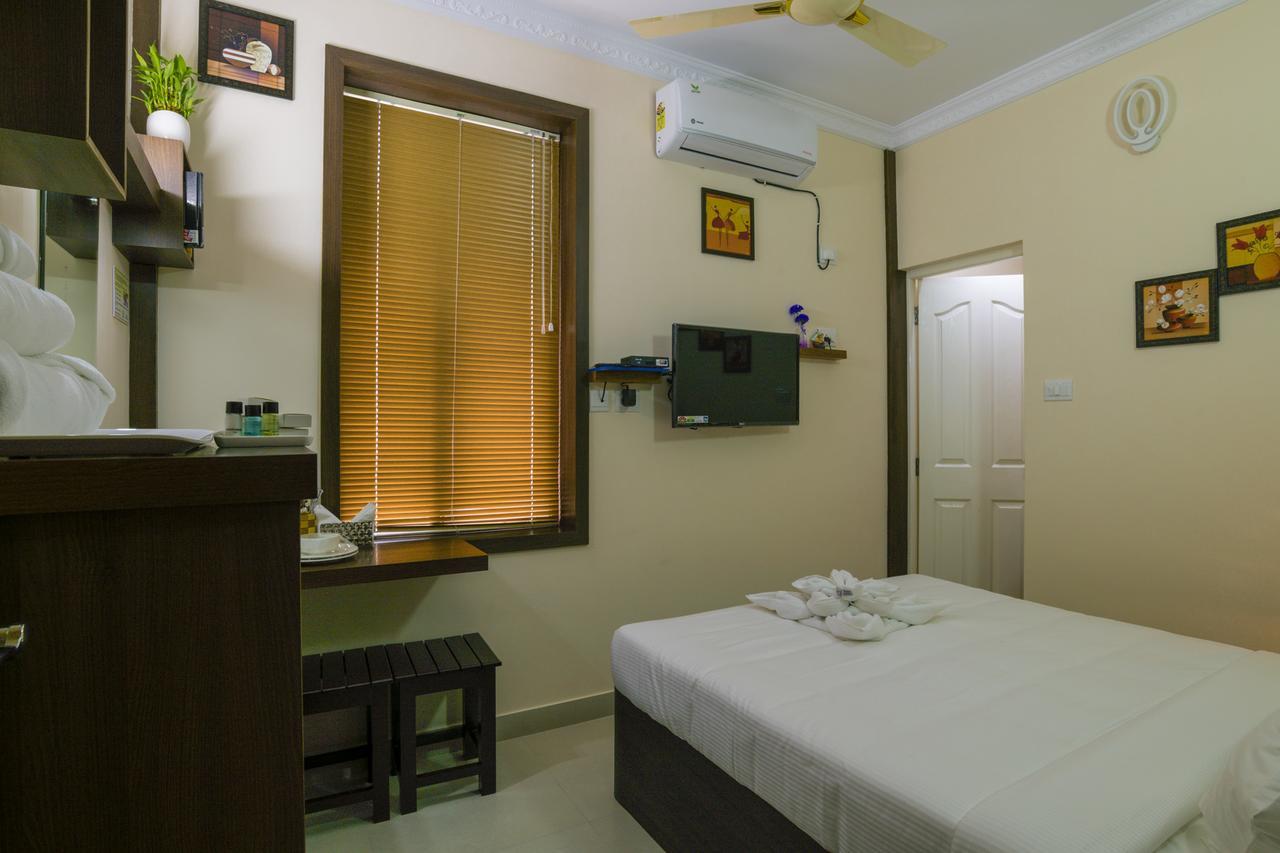 Blue Bell Cochin Airport Hotel Недумбассери Экстерьер фото
