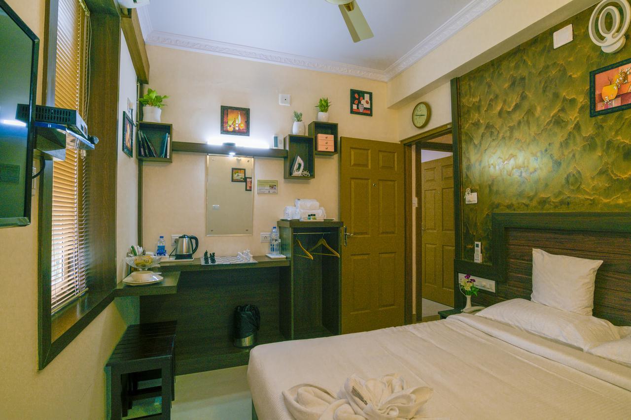Blue Bell Cochin Airport Hotel Недумбассери Экстерьер фото